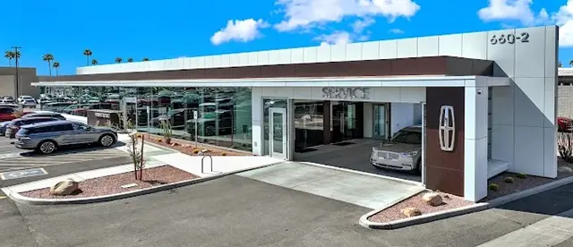 Holmes Tuttle Lincoln dealership exterior