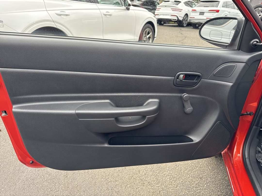 2008 Hyundai Accent GS - Image 14