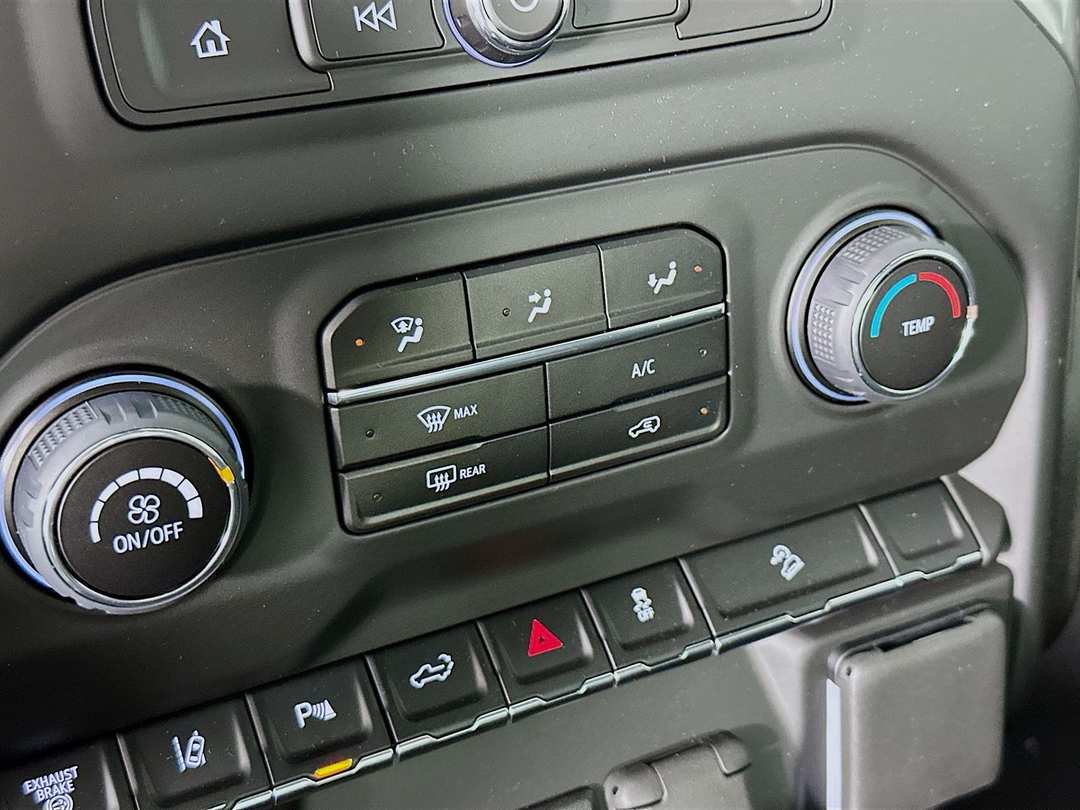 2025 Chevrolet Silverado 2500Hd Custom - Image 17