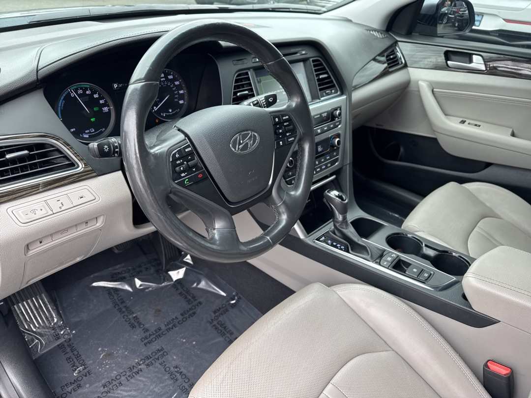 2016 Hyundai Sonata Limited - Image 21