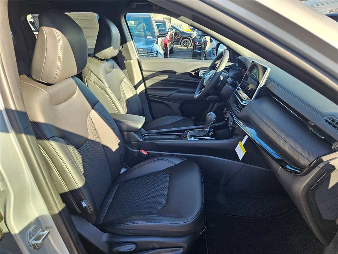 2026 Jeep Compass Latitude - Image 34