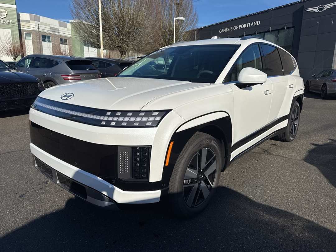 2026 Hyundai Ioniq 9 SEL - Image 3