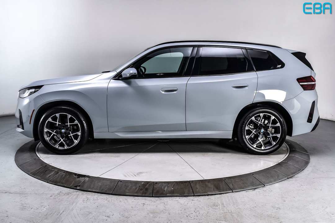 2025 BMW X3 30 xDrive - Image 3