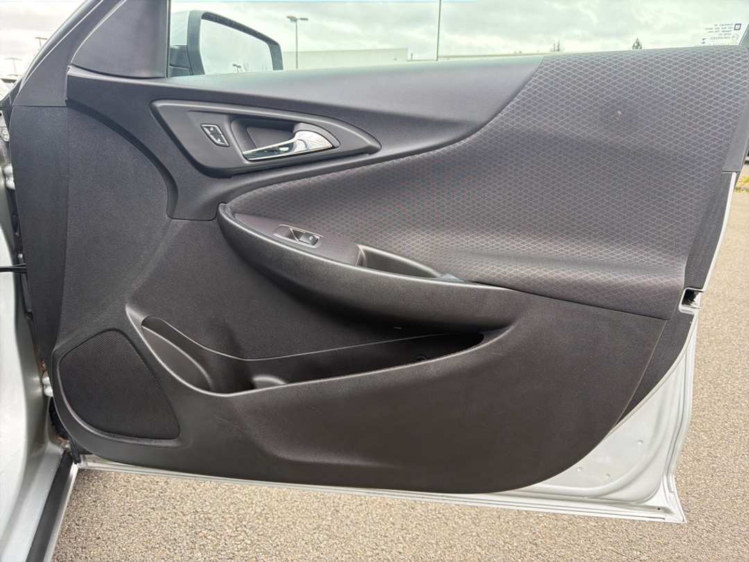 2019 Chevrolet Malibu LT - Image 24