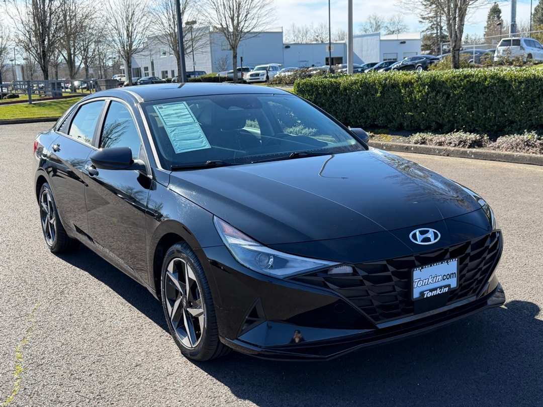 2023 Hyundai Elantra SEL - Image 2