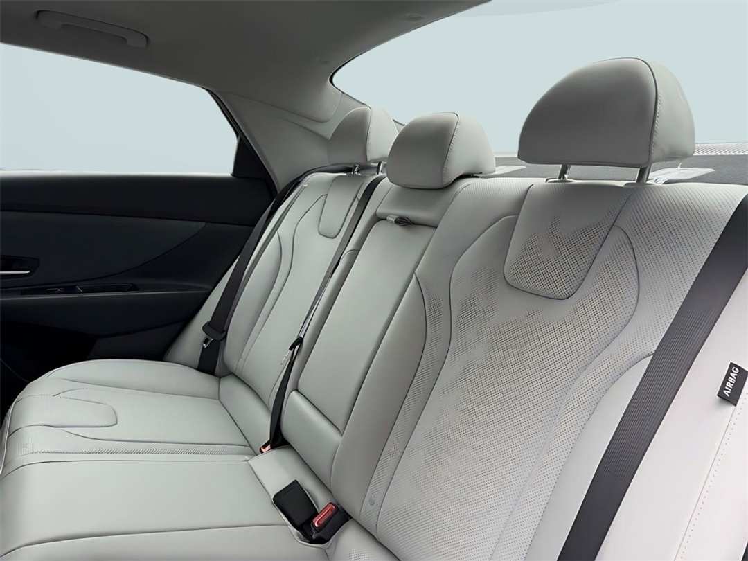 2026 Hyundai Elantra Limited - Image 30