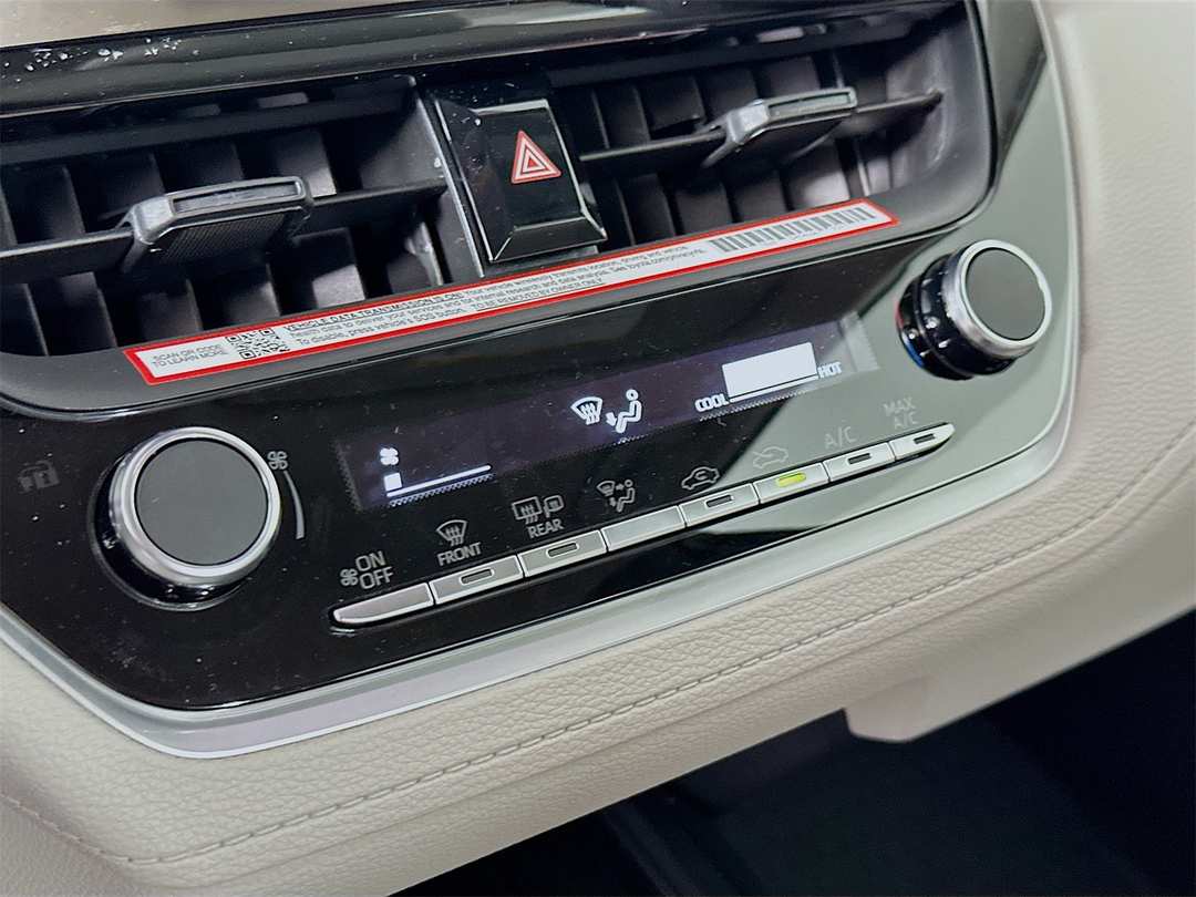 2026 Toyota Corolla Cross L - Image 16