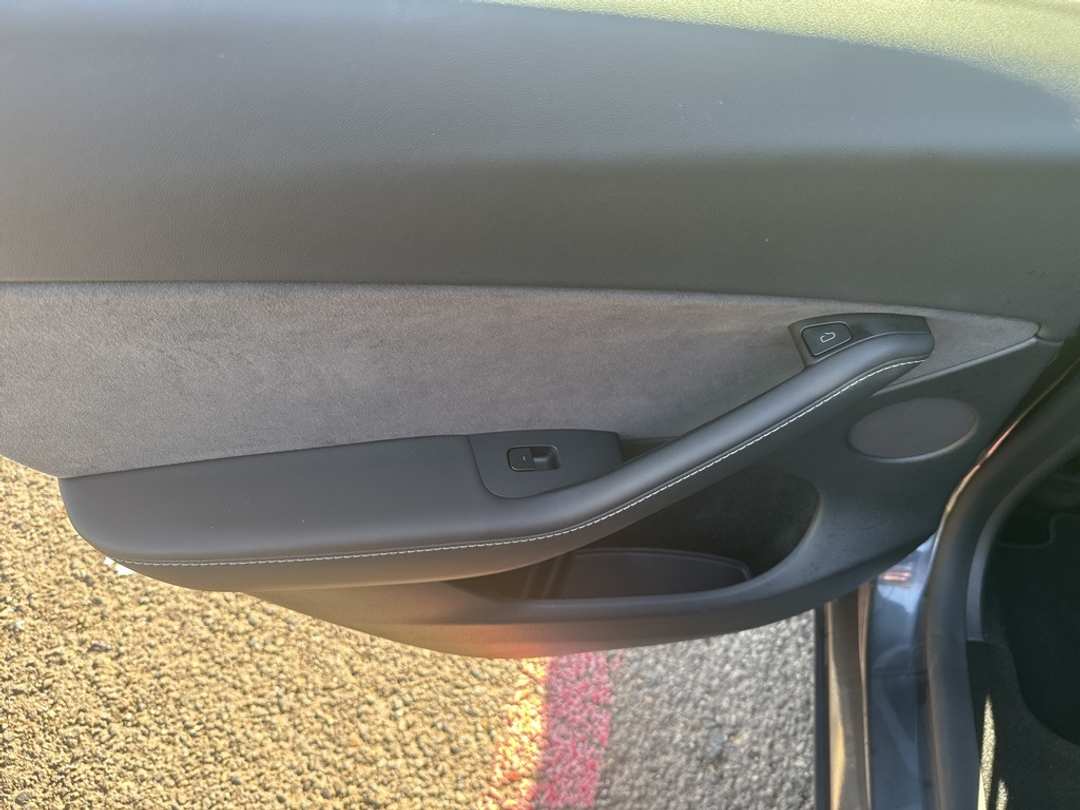 2025 Tesla Model Y Performance - Image 21