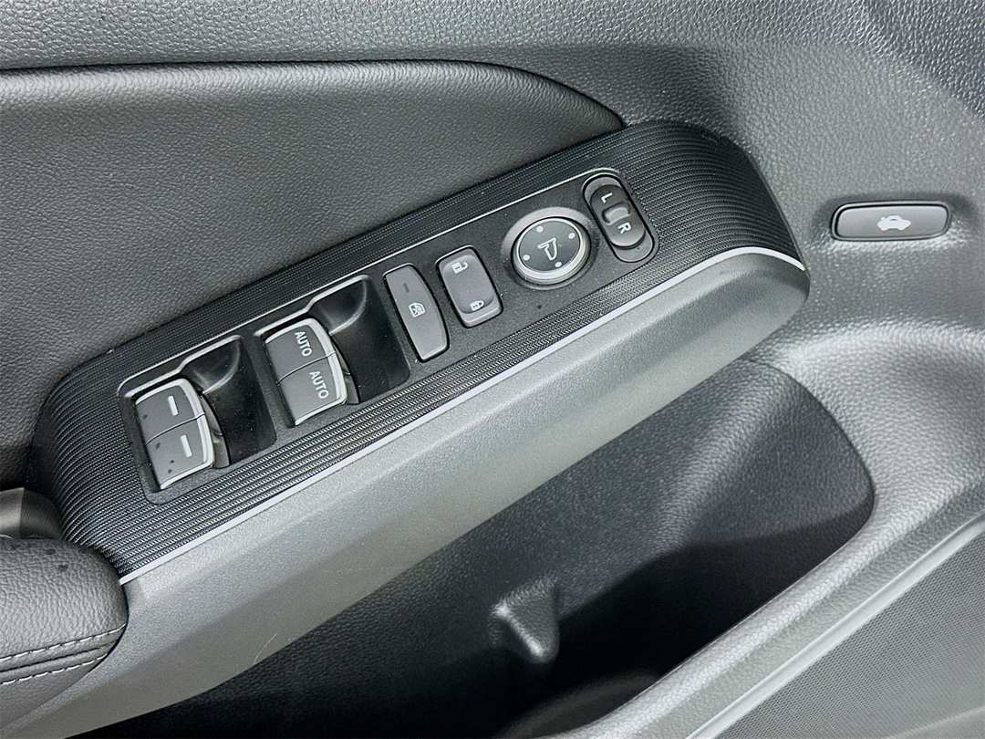 2026 Honda Civic Sport Touring - Image 18