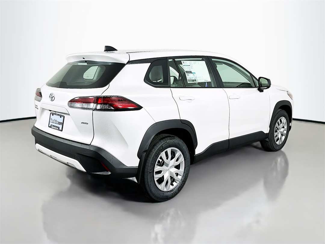 2026 Toyota Corolla Cross L - Image 7