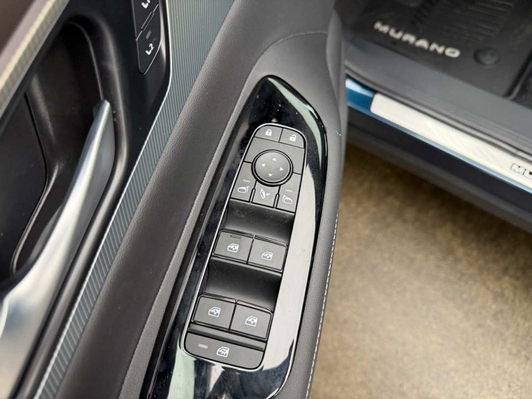 2026 Nissan Murano Platinum - Image 13