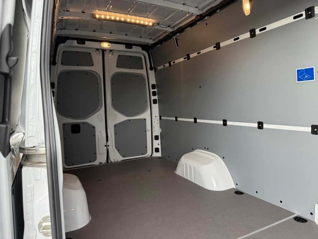 2024 Mercedes-Benz Sprinter 3500 Cargo 170 WB - Image 14