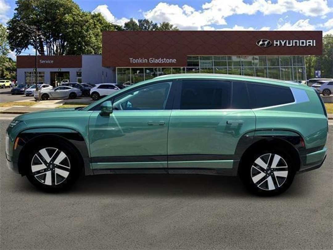 2026 Hyundai Ioniq 9 SEL - Image 3