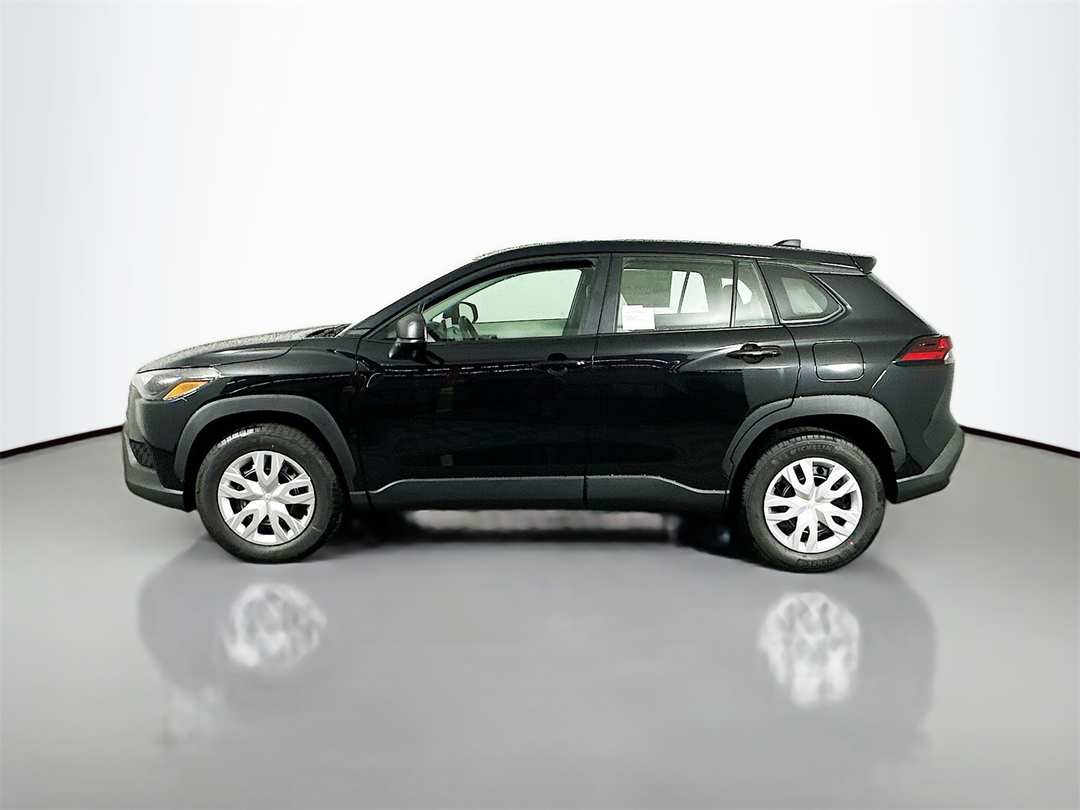 2026 Toyota Corolla Cross L - Image 4