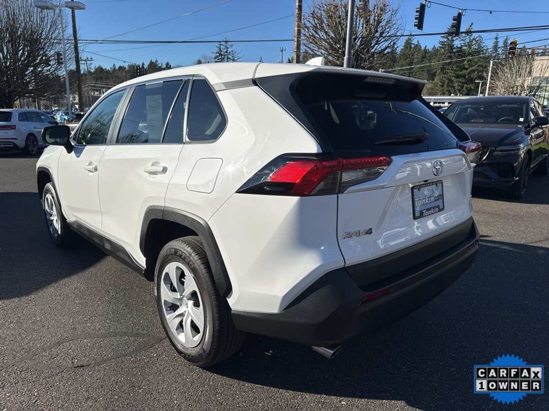 2024 Toyota Rav4 LE - Image 6