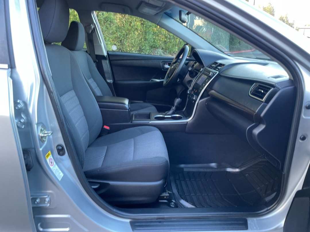 2016 Toyota Camry LE - Image 19