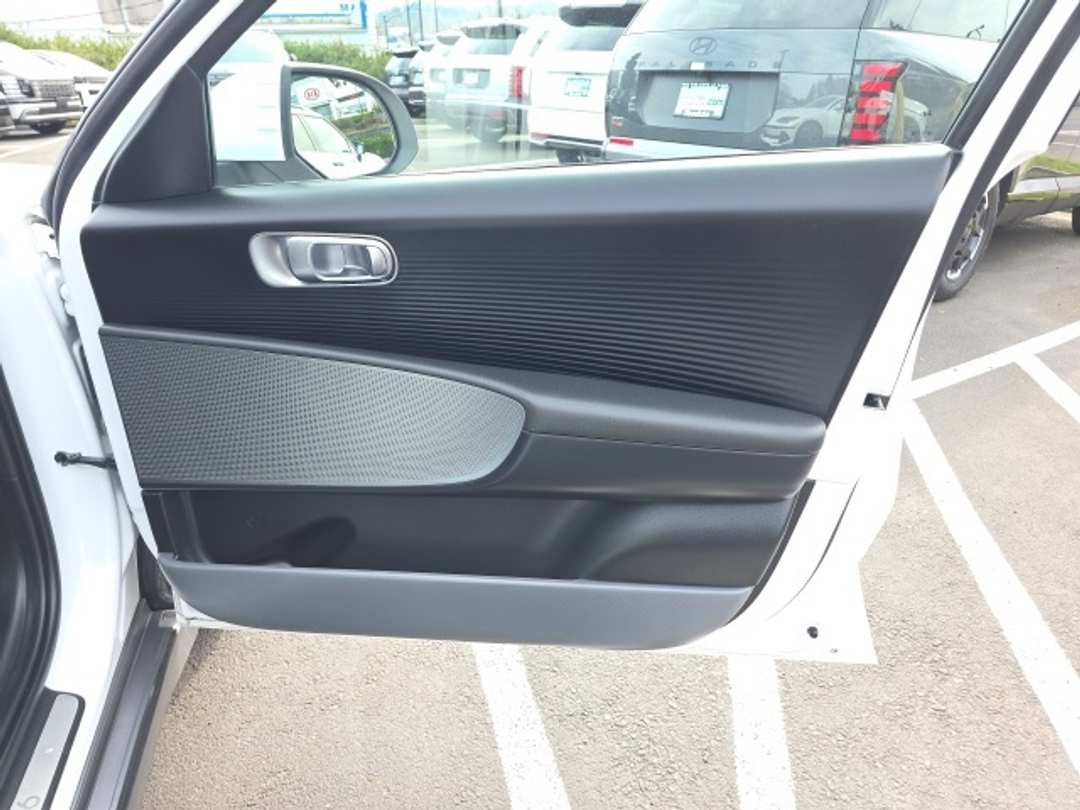 2024 Hyundai Ioniq 6 SE - Image 21