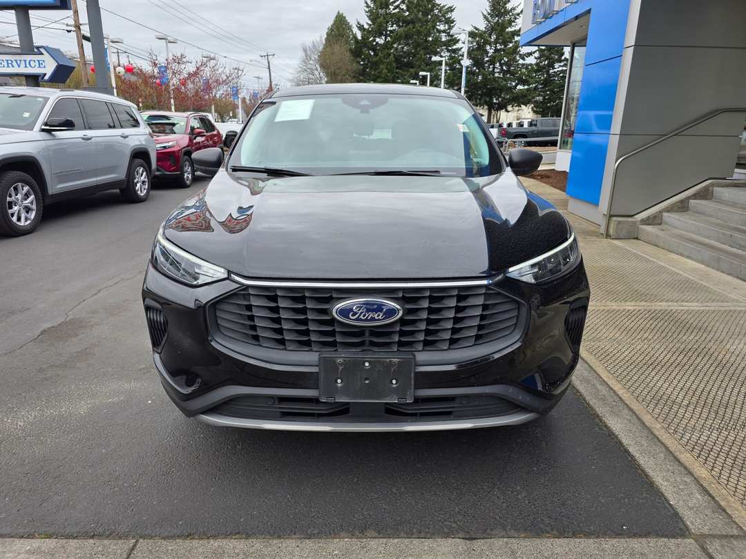 2025 Ford Escape Active - Image 3