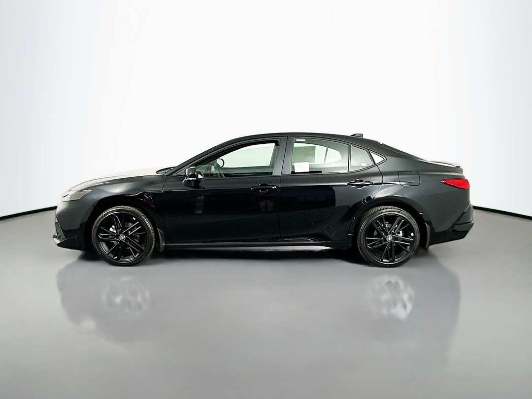 2026 Toyota Camry SE Nightshade - Image 4