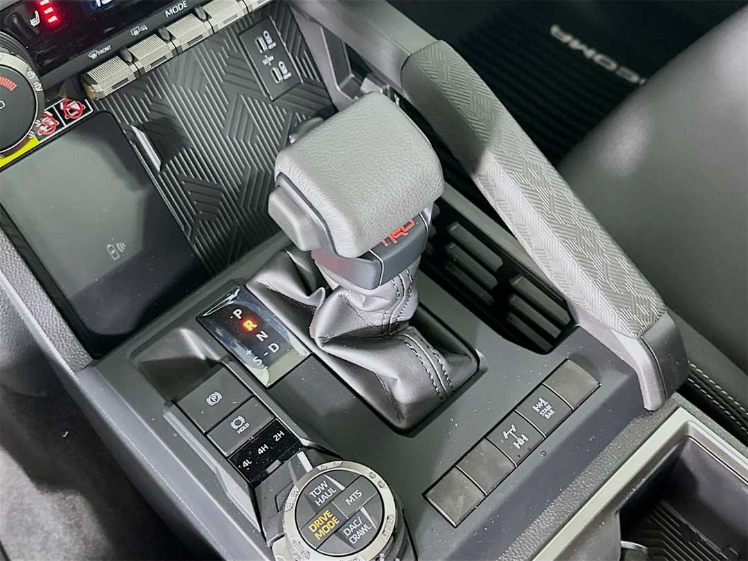 2025 Toyota Tacoma TRD Off Road - Image 17