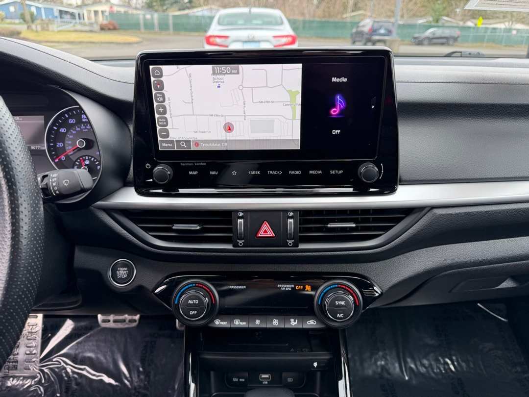 2023 Kia Forte GT - Image 21