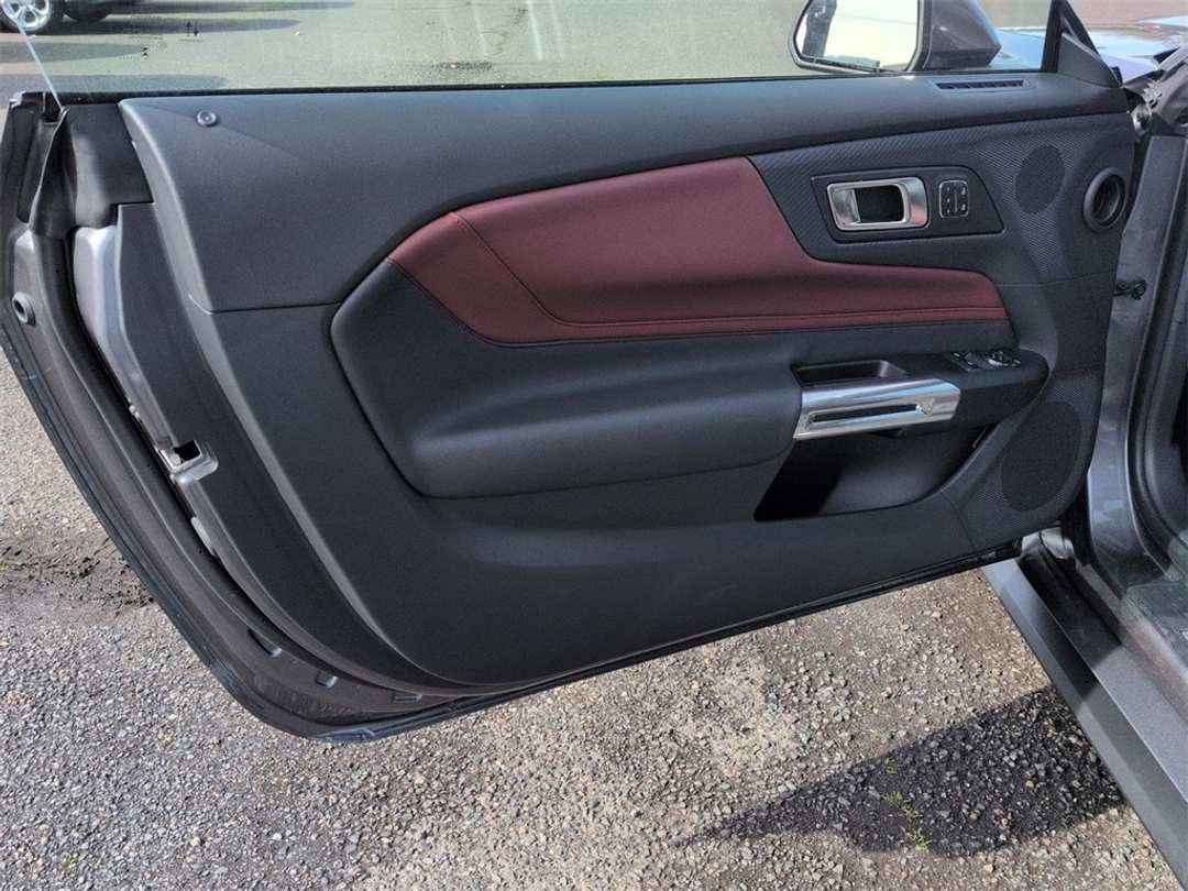 2025 Ford Mustang GT Premium - Image 9