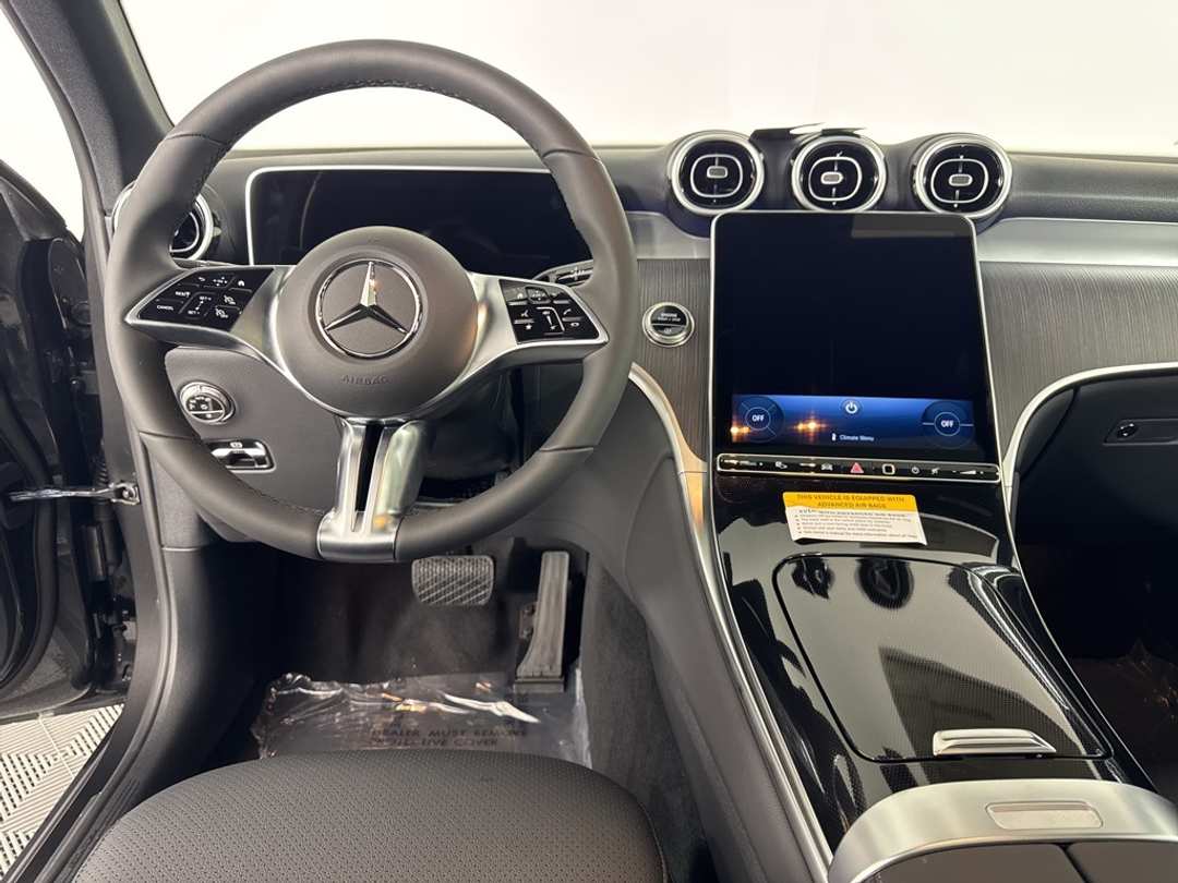 2026 Mercedes-Benz GLC GLC 300 - Image 24