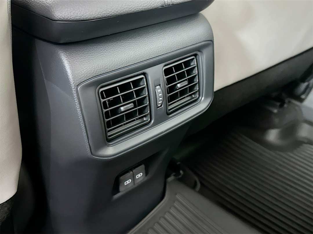 2025 Toyota Rav4 XLE Premium - Image 27