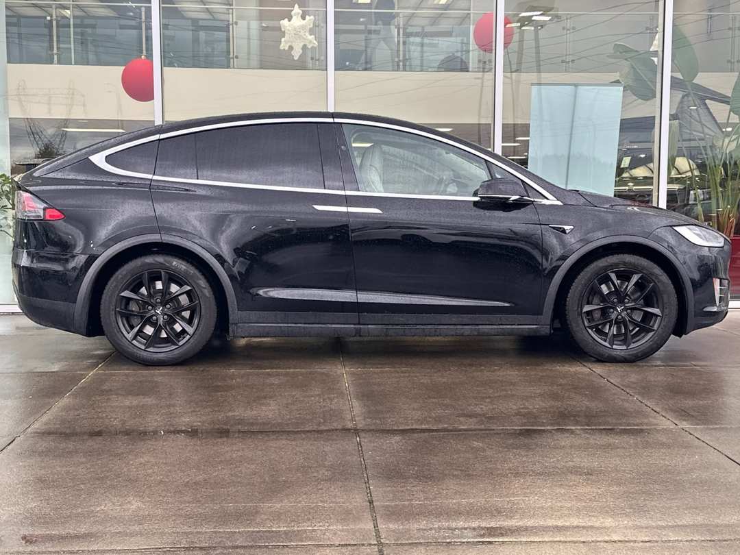 2018 Tesla Model X 100D - Image 2