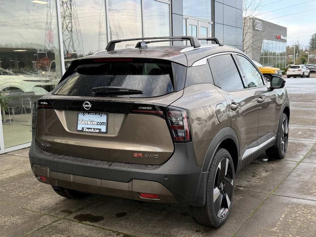 2026 Nissan Kicks SR - Image 7