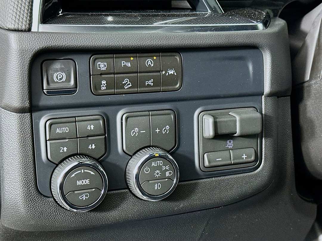 2026 Chevrolet Suburban RST - Image 10