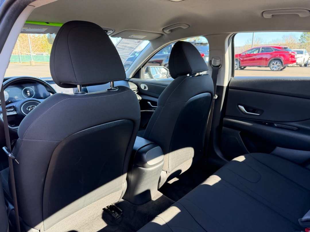 2023 Hyundai Elantra SEL - Image 32