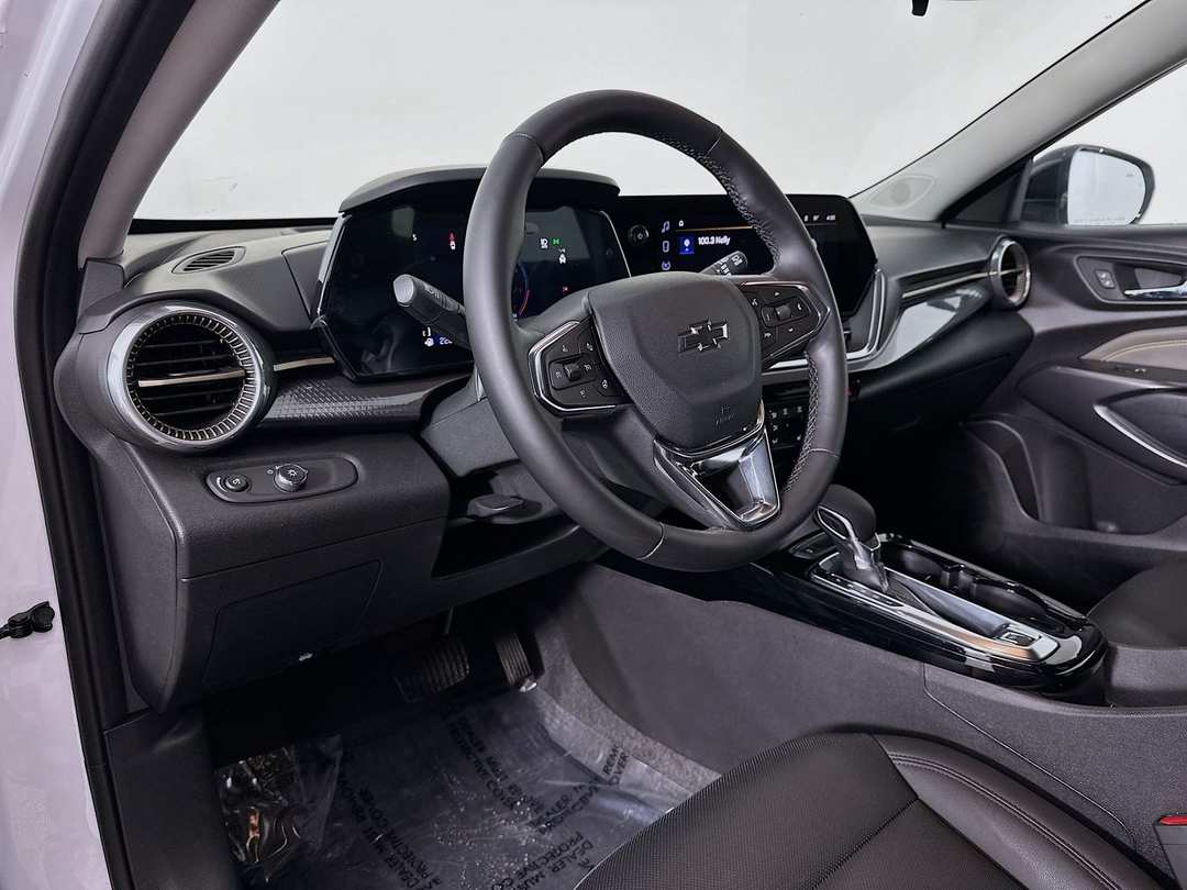 2025 Chevrolet Trax ACTIV - Image 10