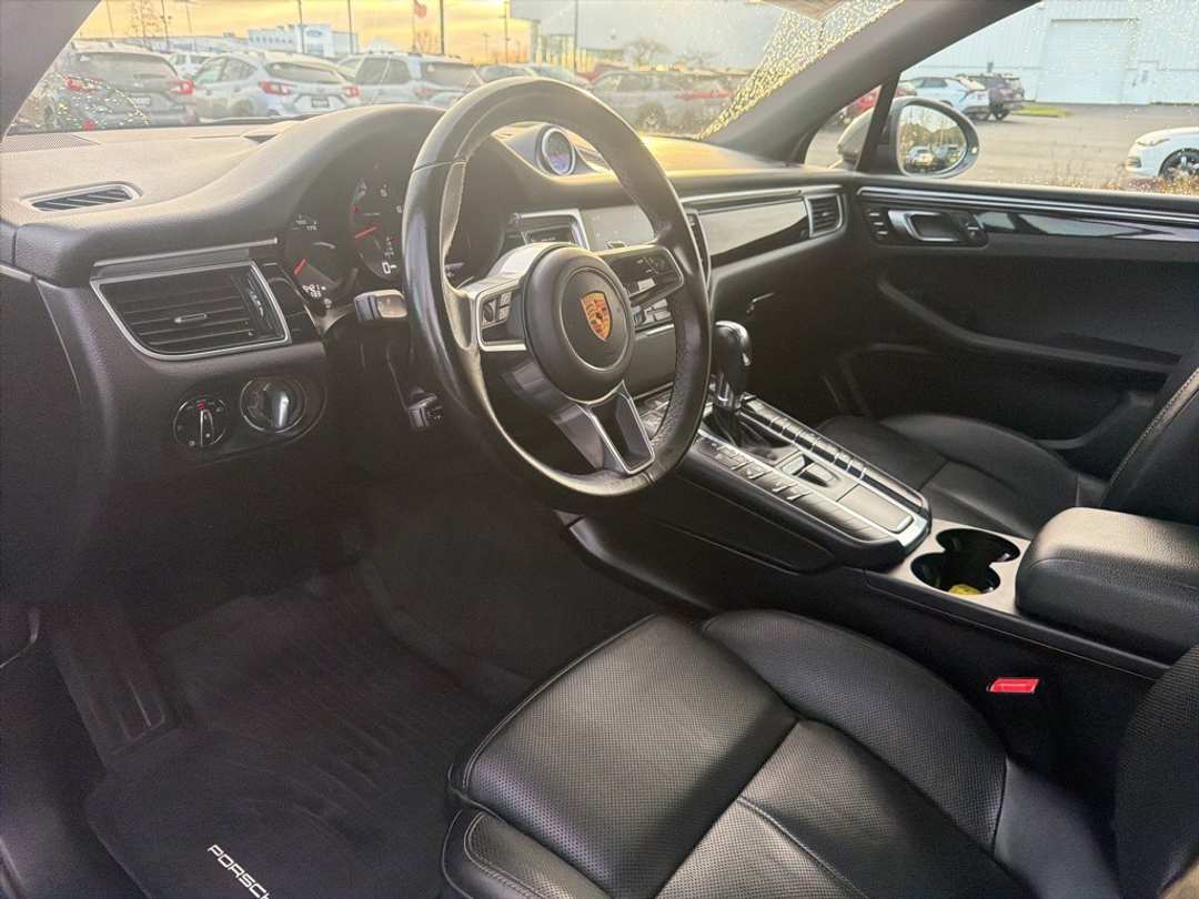 2018 Porsche Macan Base - Image 15