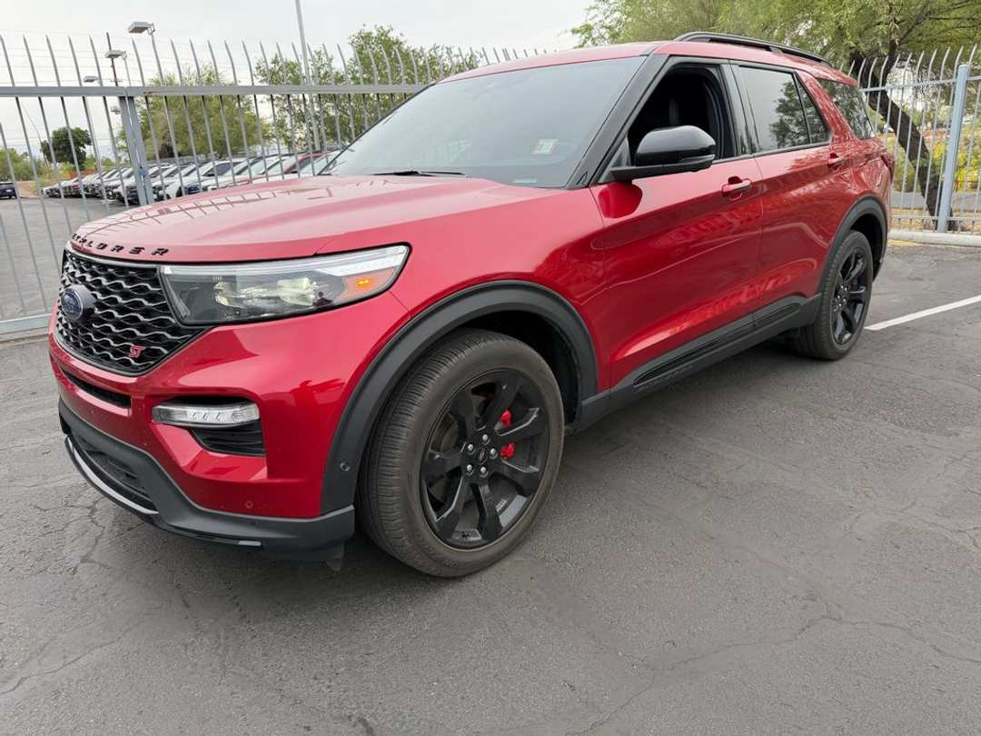 2023 Ford Explorer ST - Image 3