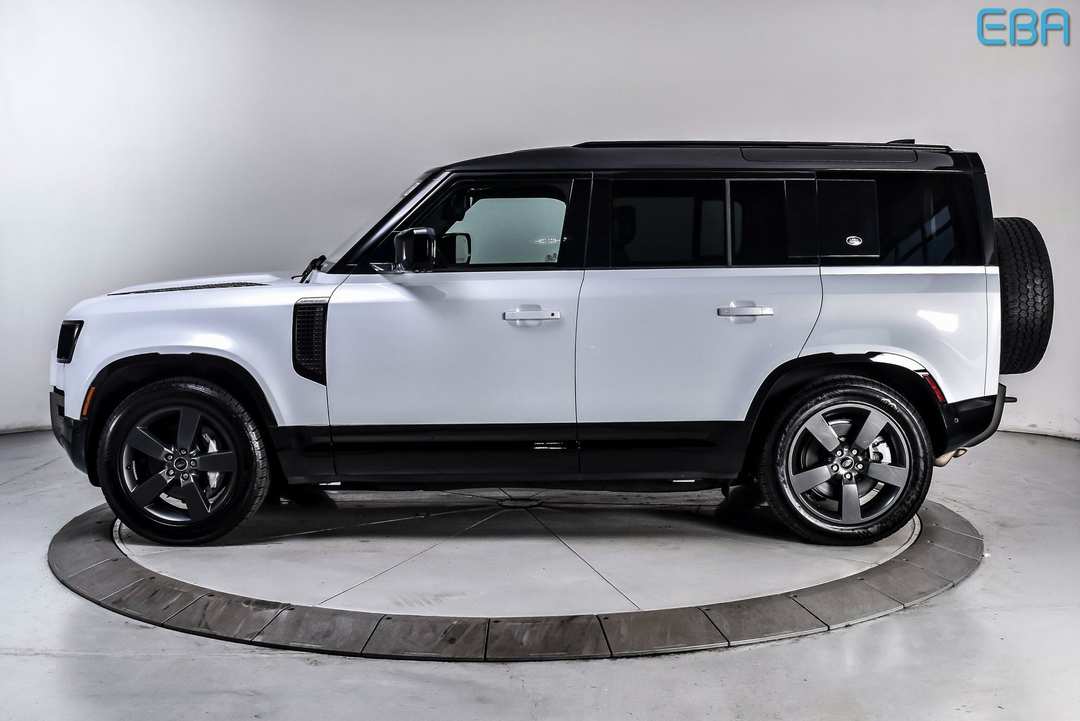 2022 Land Rover Defender 110 XDynamic HSE - Image 3