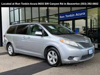 2017 Toyota Sienna LE