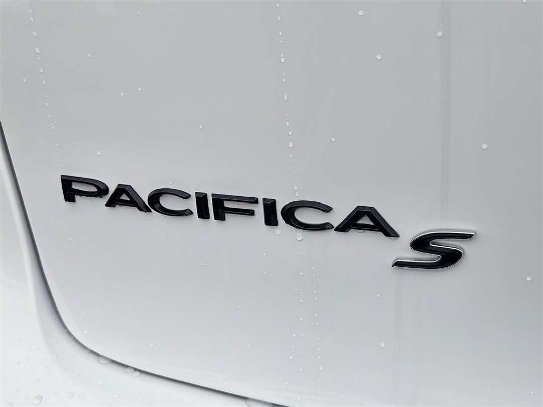 2026 Chrysler Pacifica Limited - Image 34