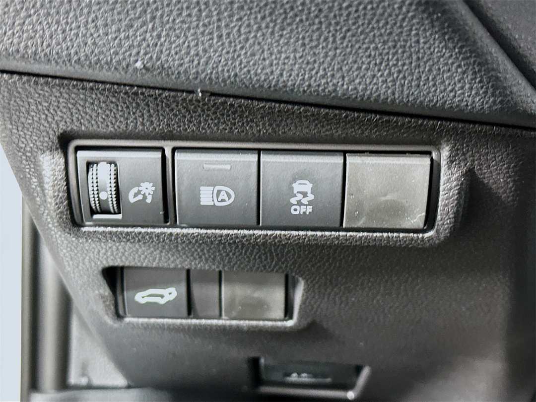 2026 Toyota Corolla Cross XLE - Image 10