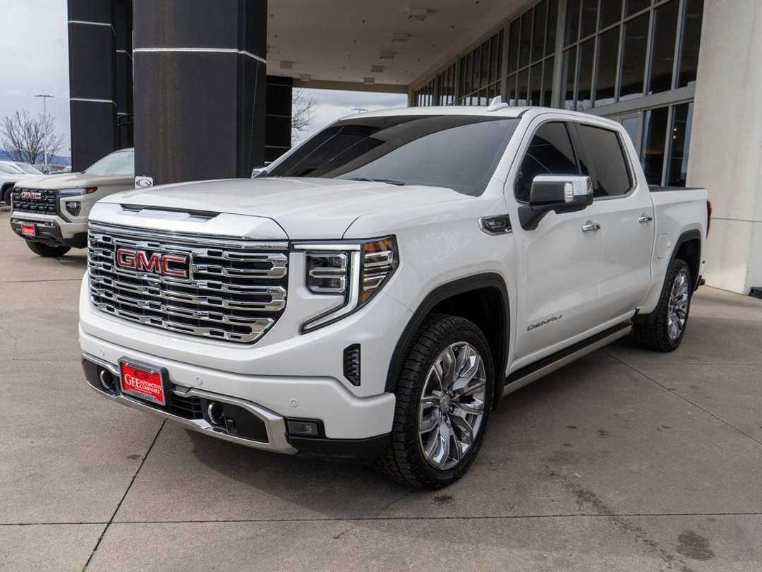 2023 GMC Sierra 1500 Denali - Image 3