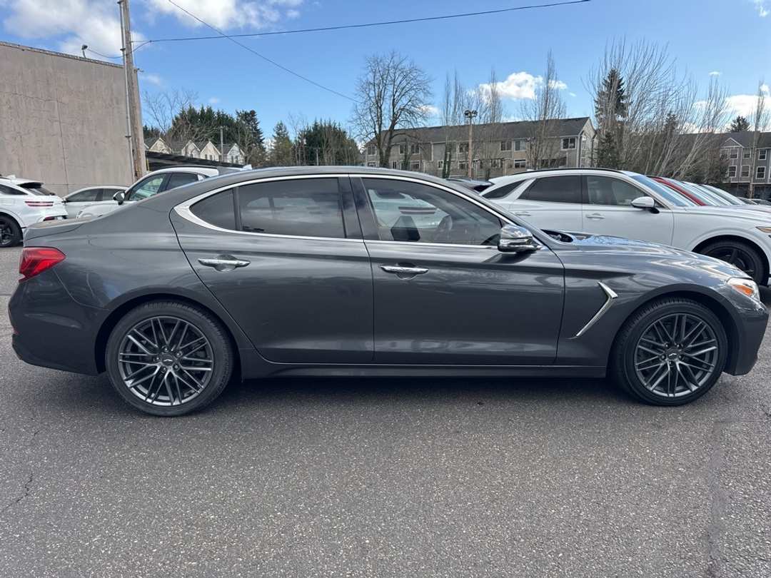 2019 Genesis G70 2.0T Advanced - Image 8