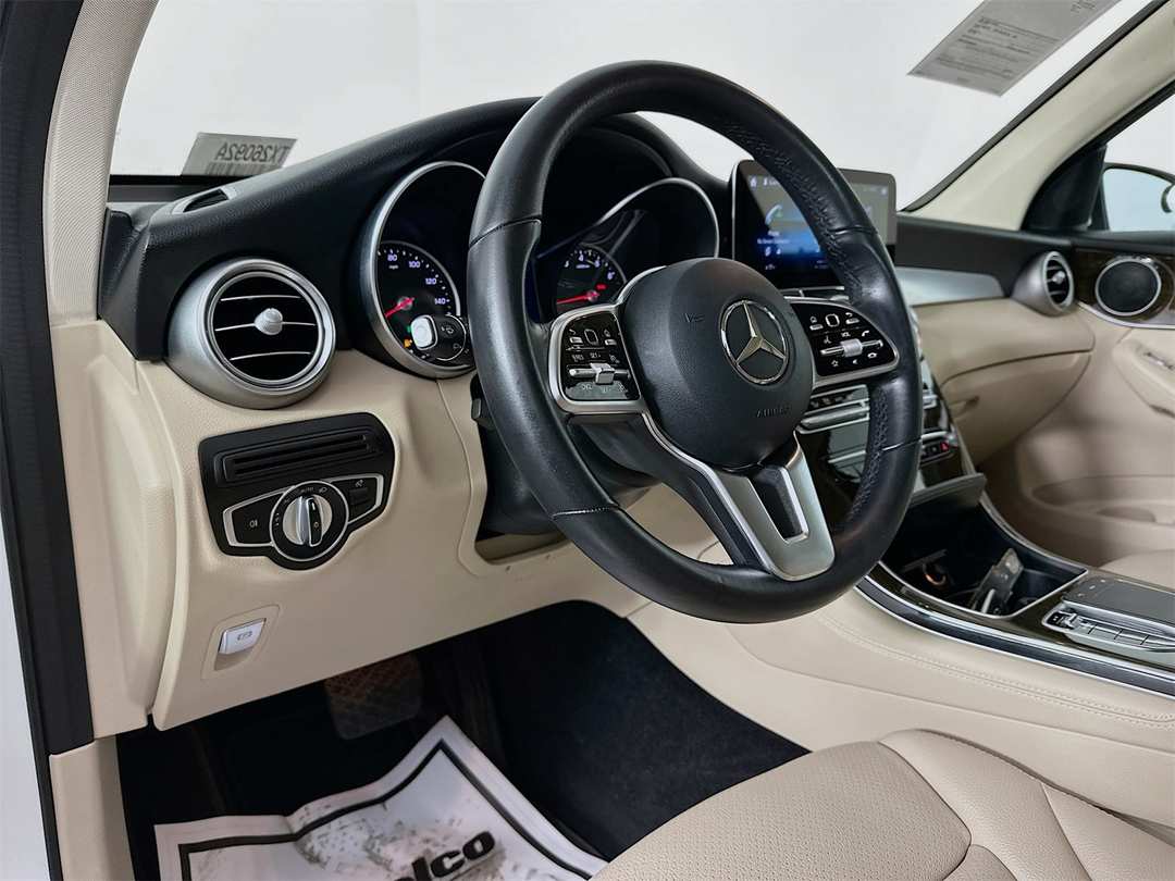 2020 Mercedes-Benz GLC GLC 300 - Image 9