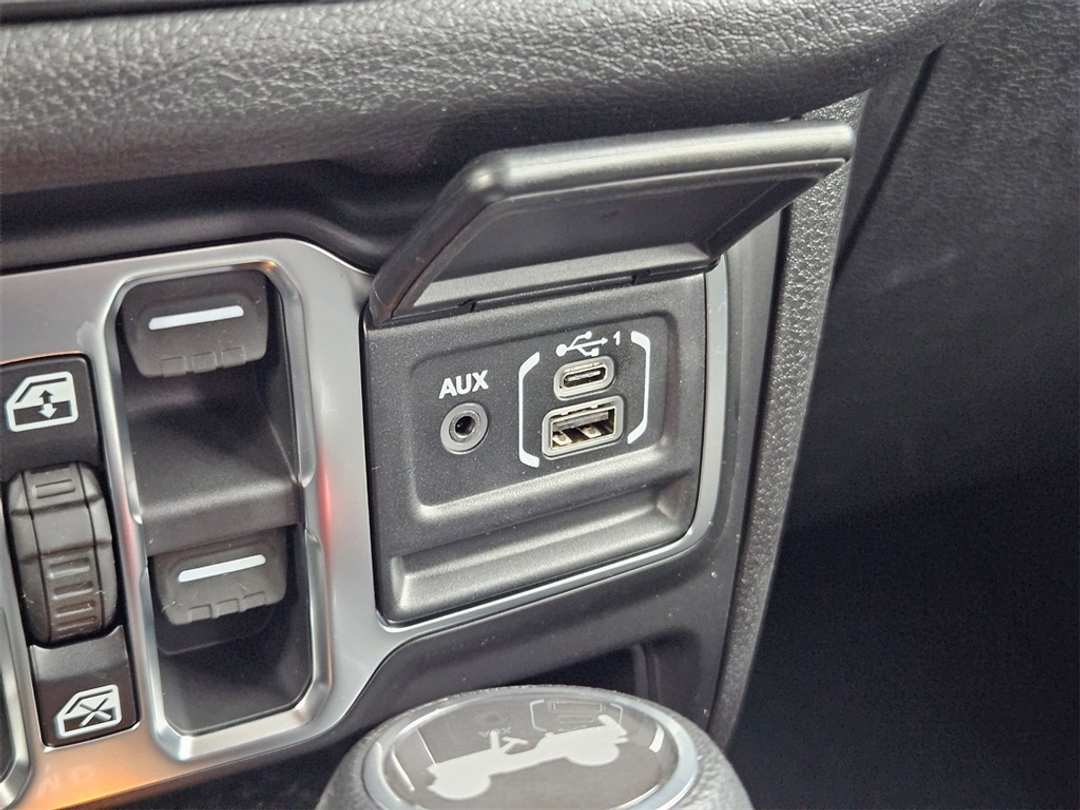 2026 Jeep Wrangler Sport - Image 25