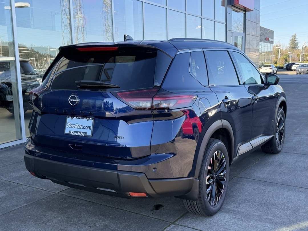 2026 Nissan Rogue Dark Armor - Image 7
