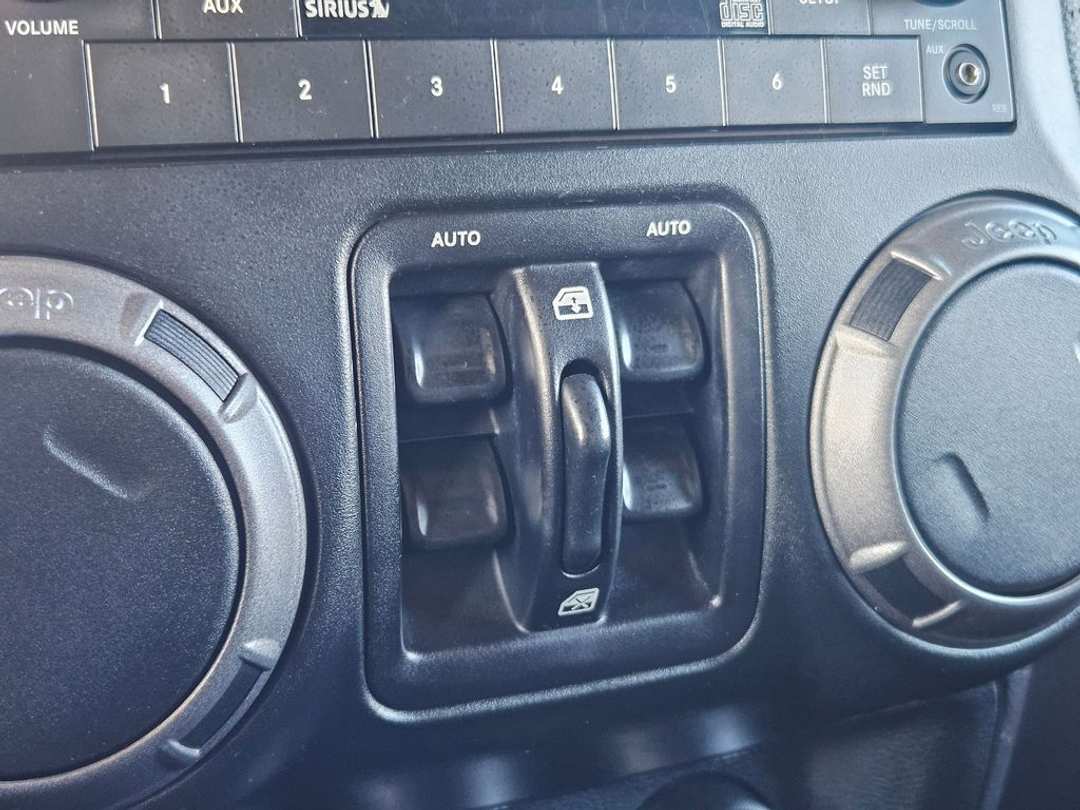 2017 Jeep Wrangler Unlimited Sport - Image 25