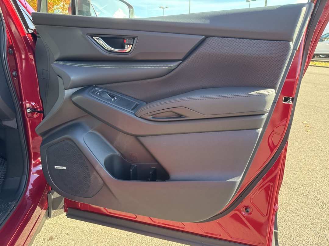 2025 Subaru Ascent Onyx Edition Touring - Image 31