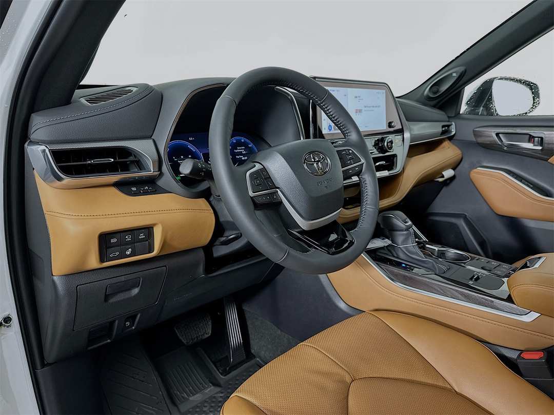 2026 Toyota Highlander Platinum - Image 9