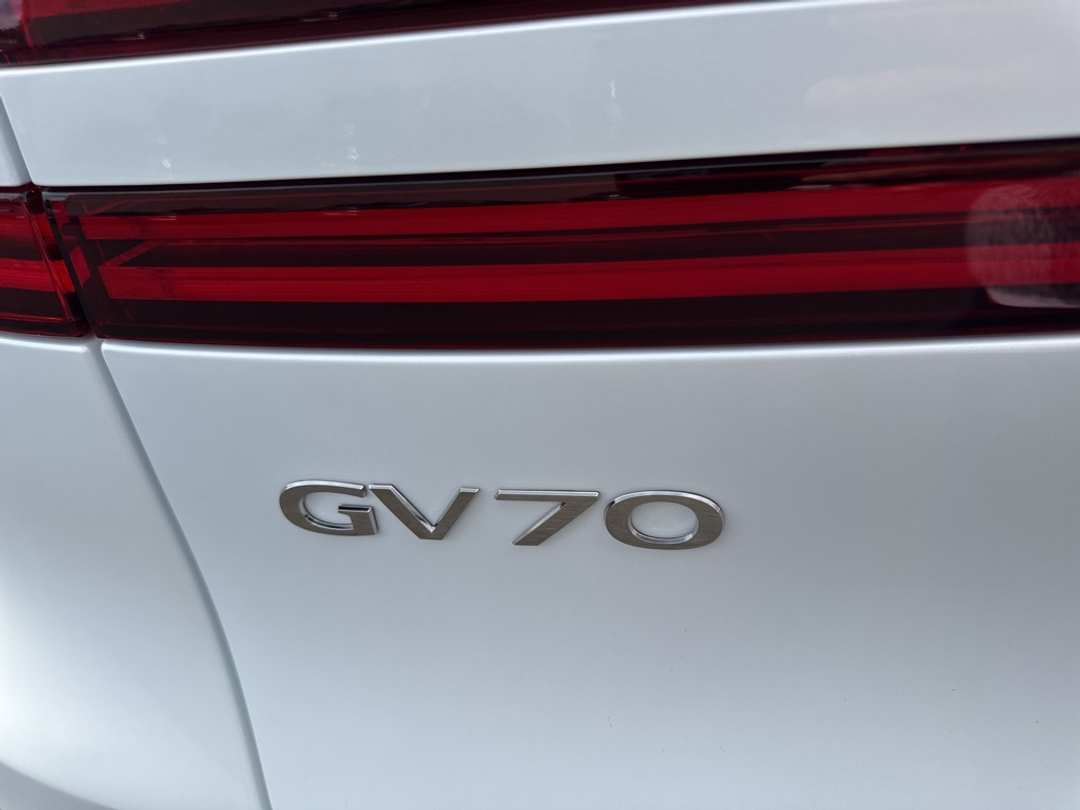 2026 Genesis Gv70 3.5T Sport Prestige - Image 10