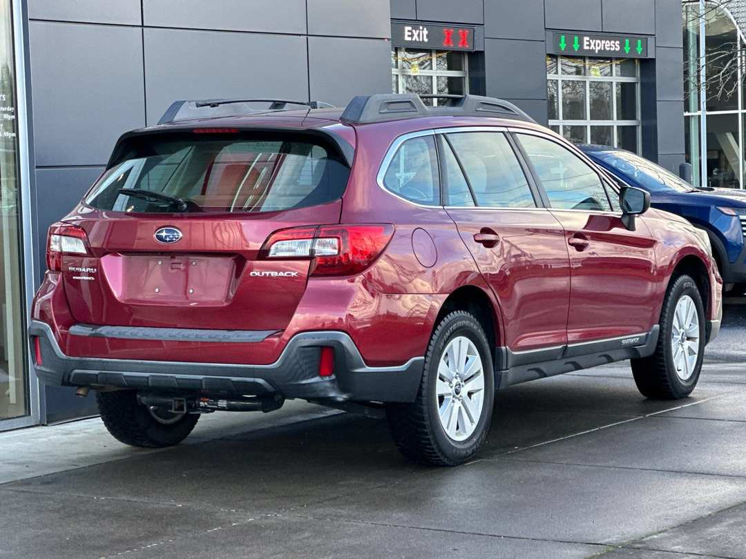 2018 Subaru Outback 2.5i - Image 3