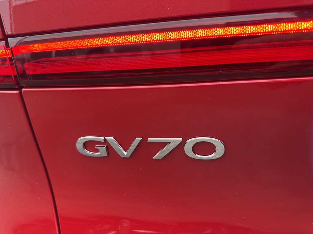 2026 Genesis Gv70 2.5T Advanced - Image 10